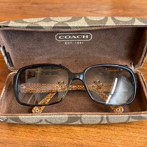Coach Tortoise brown sunglasses w/Dragonfly and logo case(used)